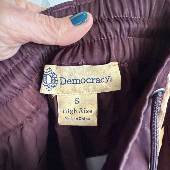 Democracy Dark Burgundy Cargo Jogger Pants NWT - Picture 6 of 9